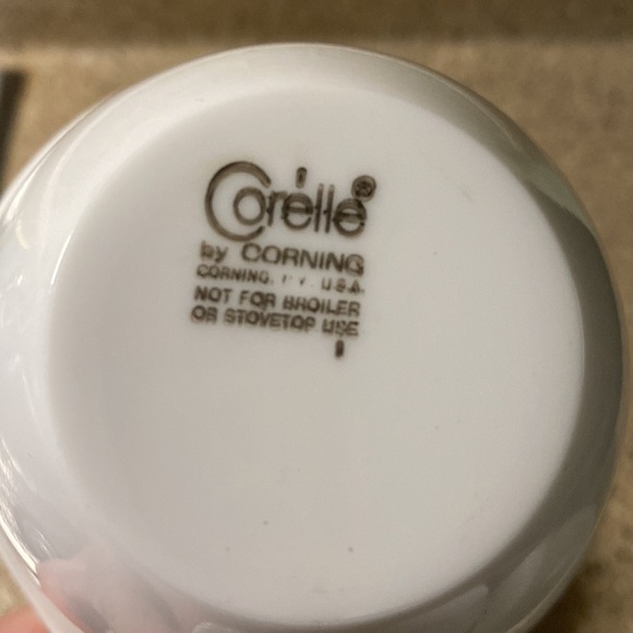 Corelle Spring Blossom/Crazy Daisy set of Sugar & Creamer and 2 tea cups - Picture 16 of 16